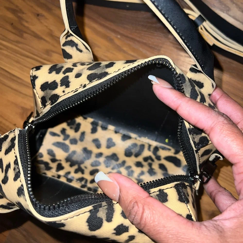 ASOS Leopard Print Purse - Picture 5 of 6